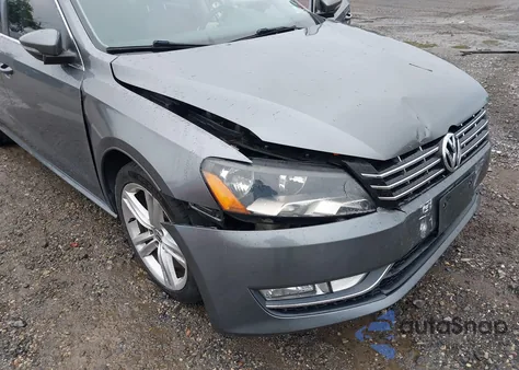 2012 Volkswagen Passat 3.6L V6 Se z USA, uszkodzony, nr VIN 1VWBM7A32CC100406